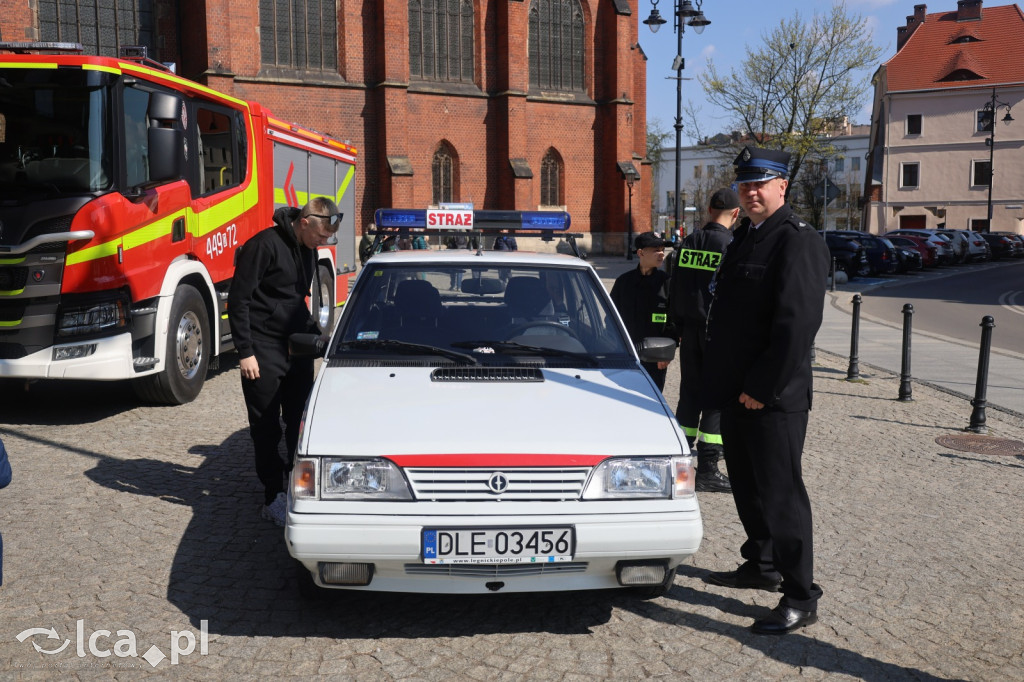 Ryk silników i strażackie syreny