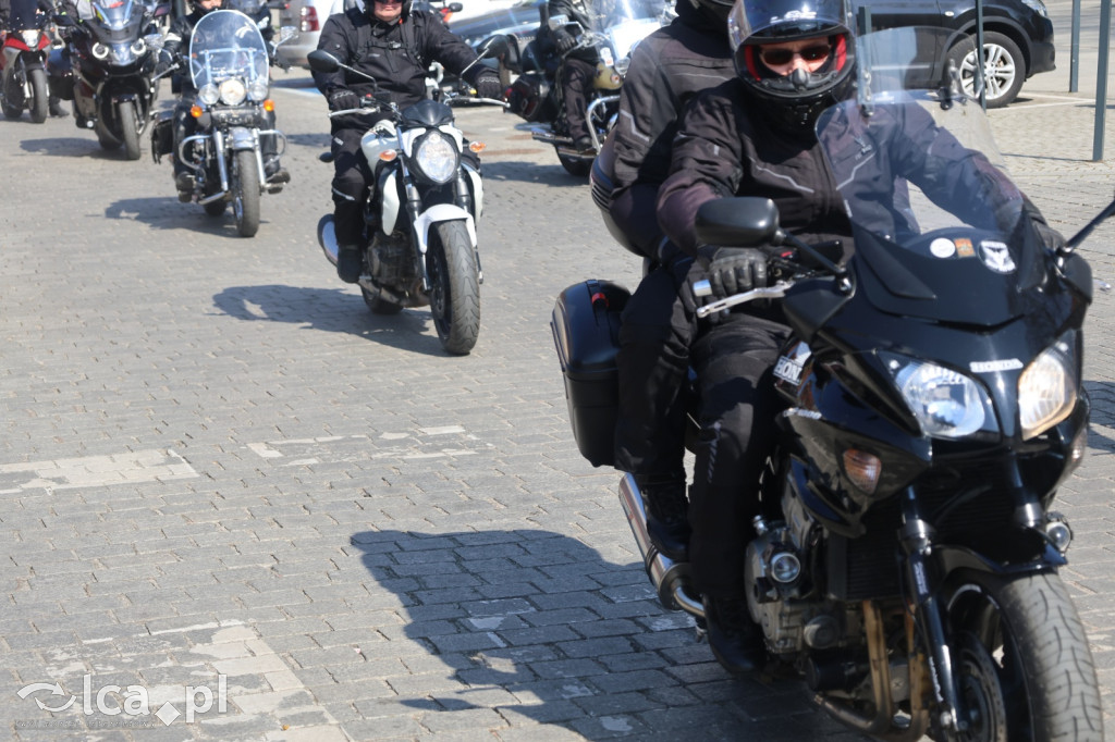 Ryk silników i strażackie syreny