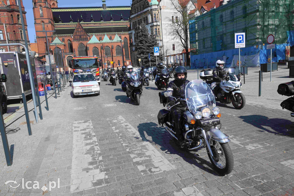 Ryk silników i strażackie syreny