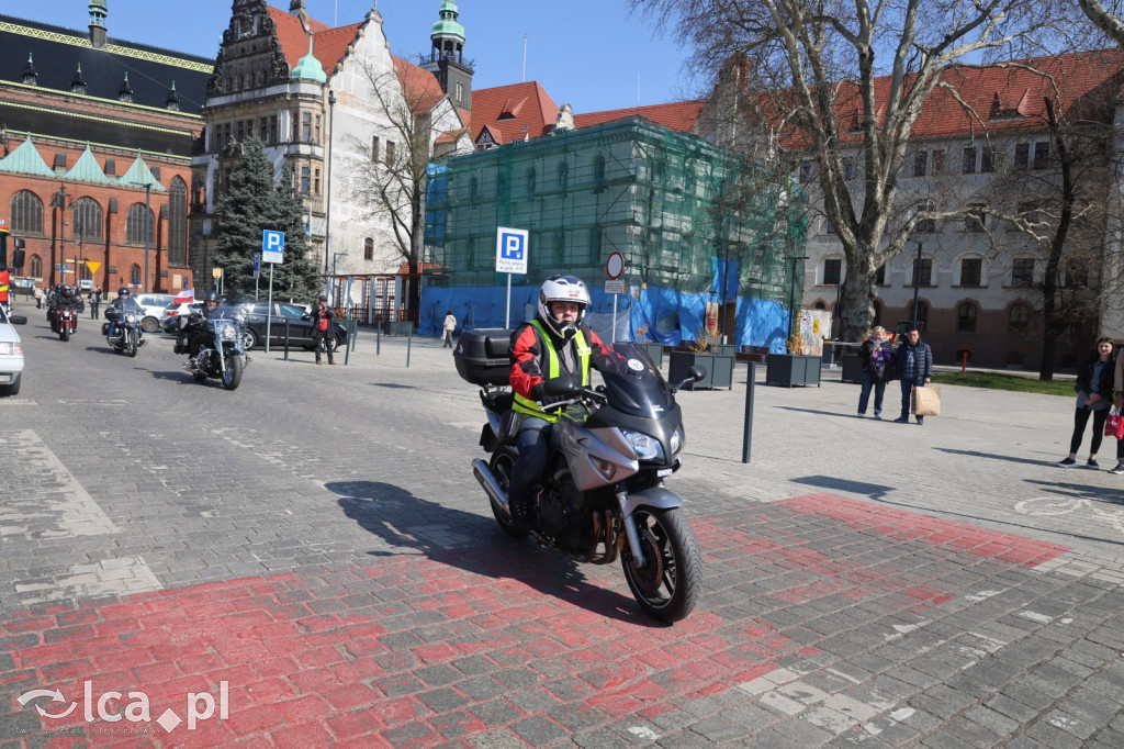 Ryk silników i strażackie syreny