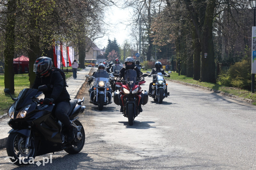 Ryk silników i strażackie syreny