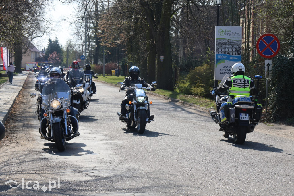 Ryk silników i strażackie syreny
