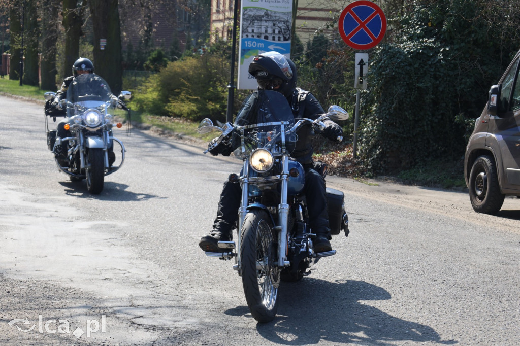 Ryk silników i strażackie syreny