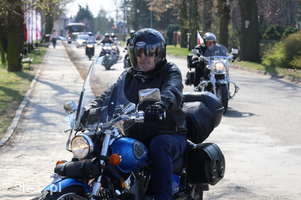 Ryk silników i strażackie syreny