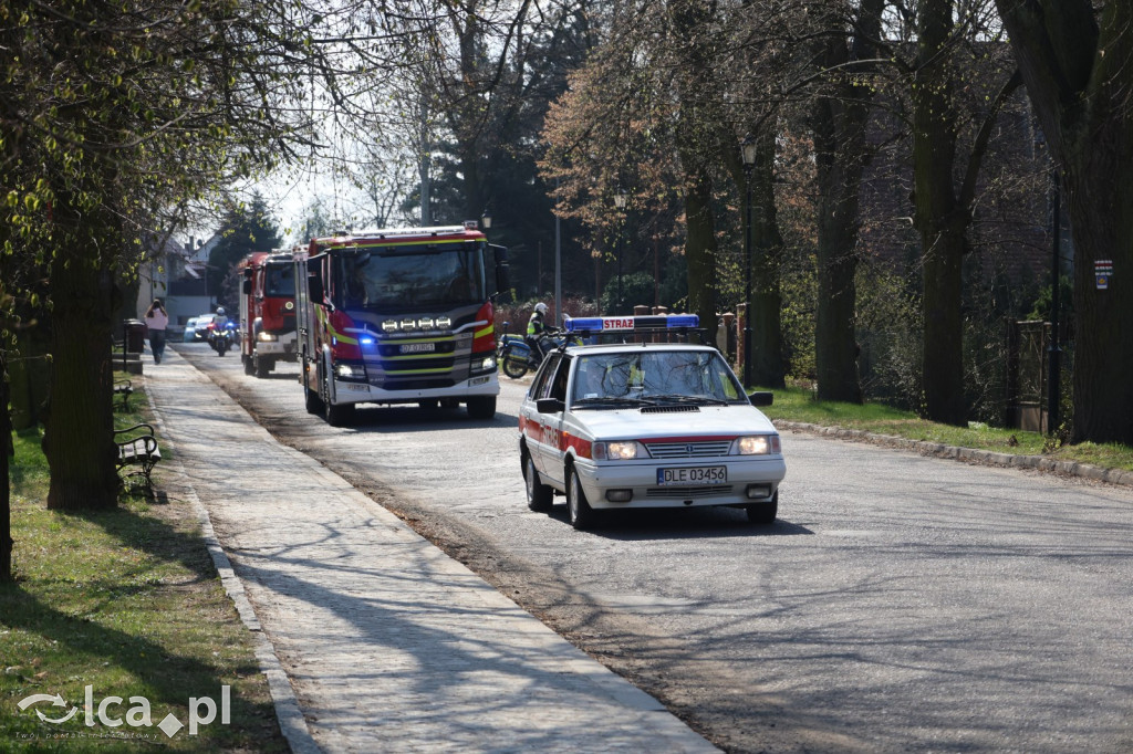 Ryk silników i strażackie syreny