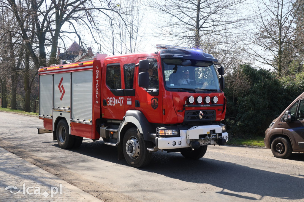 Ryk silników i strażackie syreny