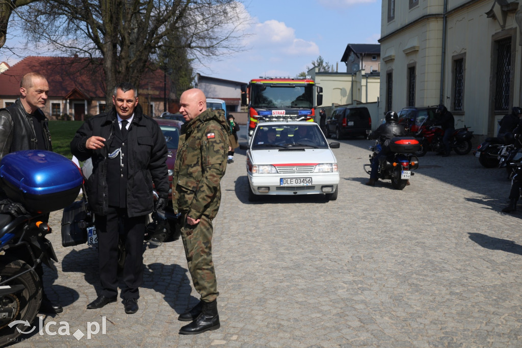 Ryk silników i strażackie syreny