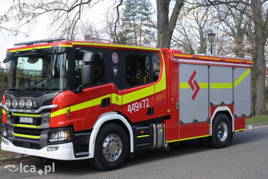 Ryk silników i strażackie syreny