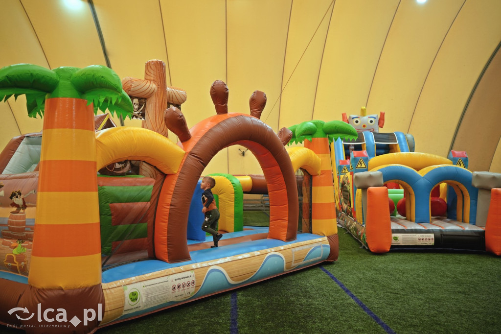 Sobota na dmuchańcach przy Hangarowej