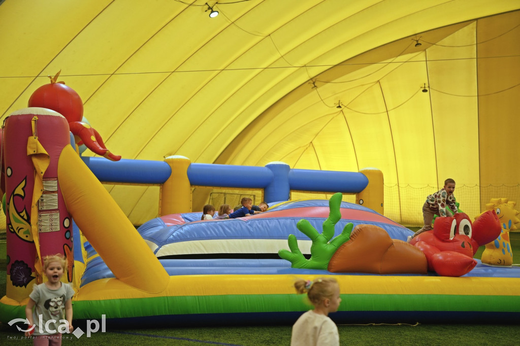 Sobota na dmuchańcach przy Hangarowej