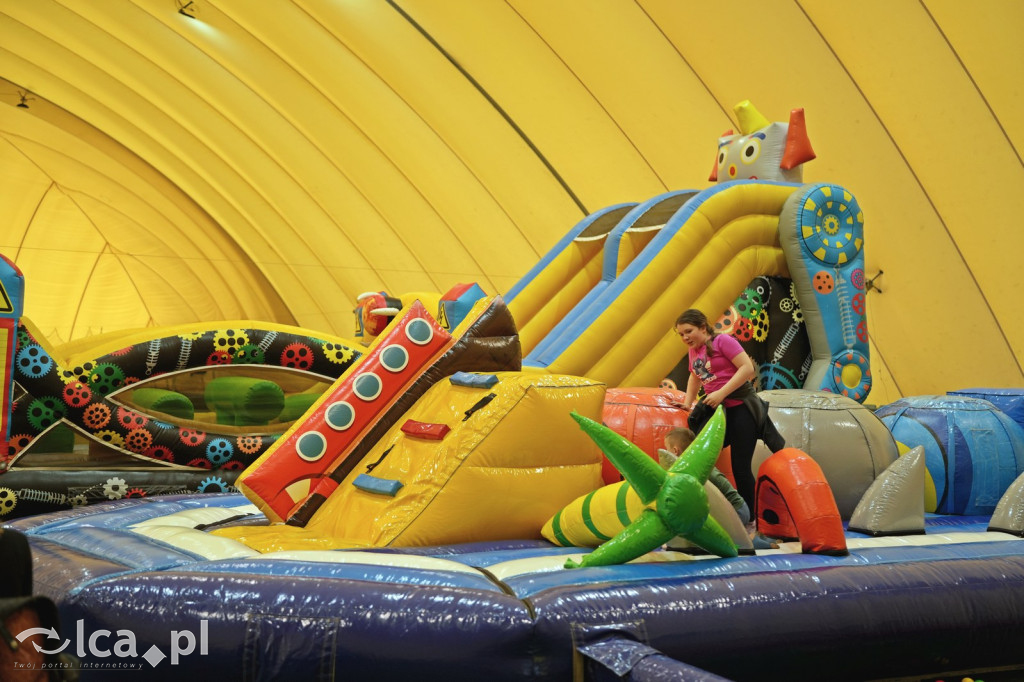 Sobota na dmuchańcach przy Hangarowej