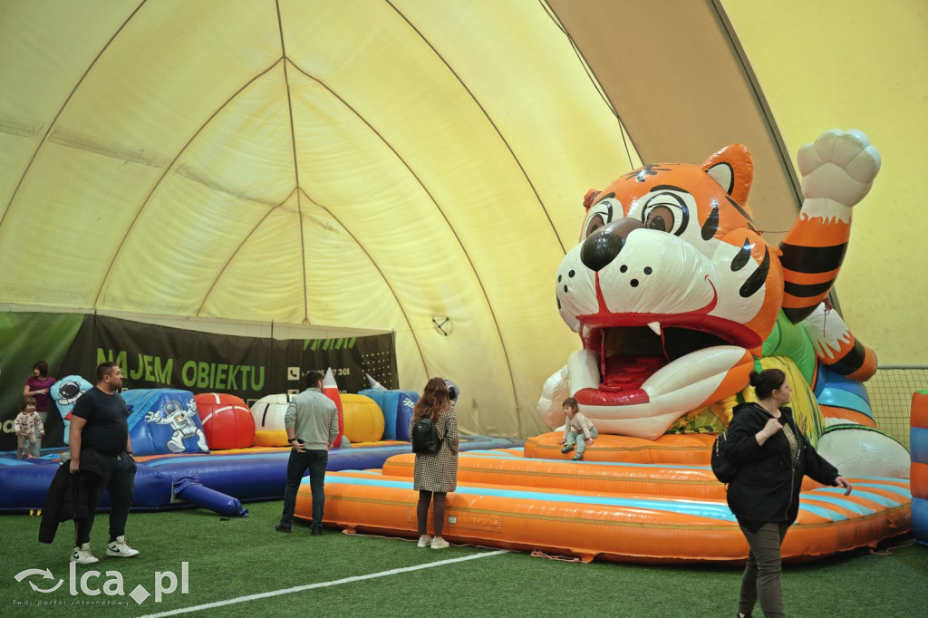 Sobota na dmuchańcach przy Hangarowej