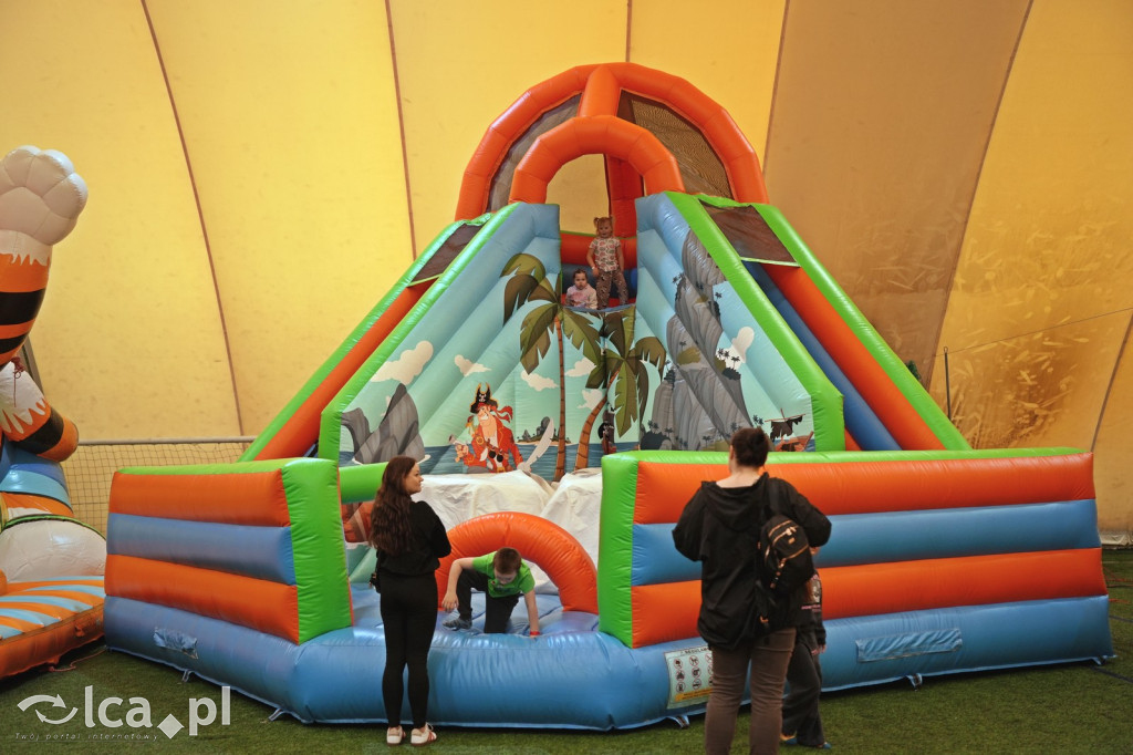 Sobota na dmuchańcach przy Hangarowej