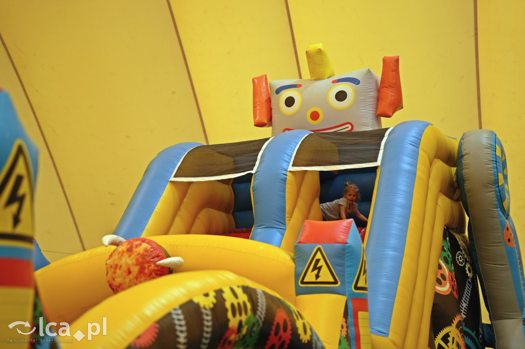 Sobota na dmuchańcach przy Hangarowej