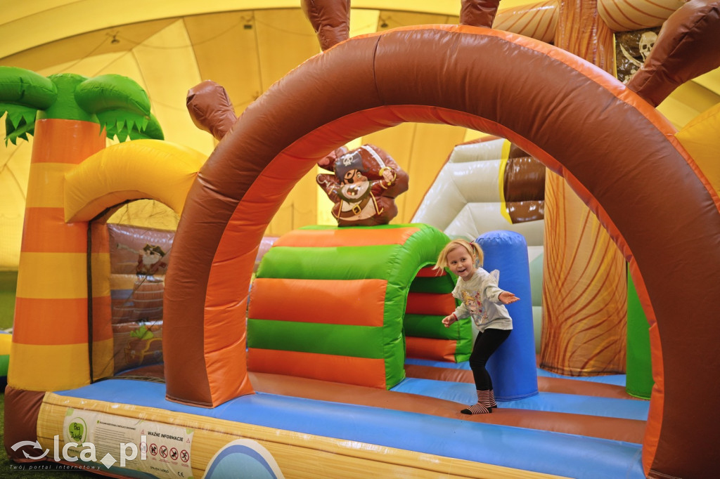 Sobota na dmuchańcach przy Hangarowej