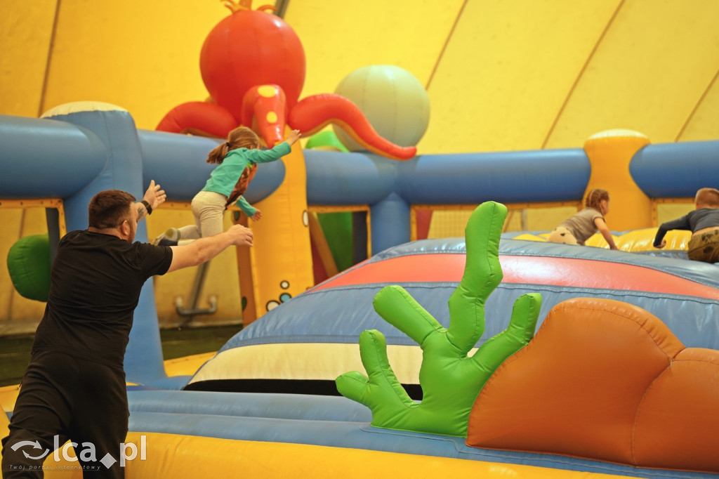 Sobota na dmuchańcach przy Hangarowej