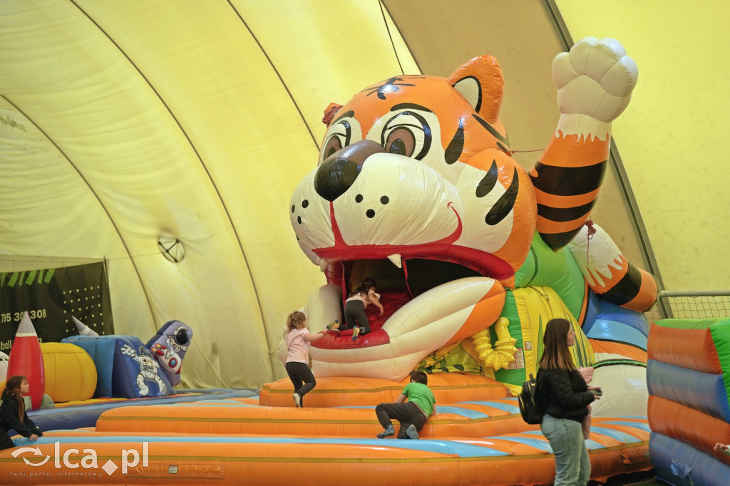 Sobota na dmuchańcach przy Hangarowej