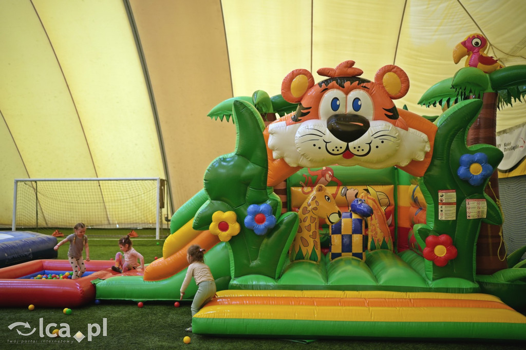 Sobota na dmuchańcach przy Hangarowej