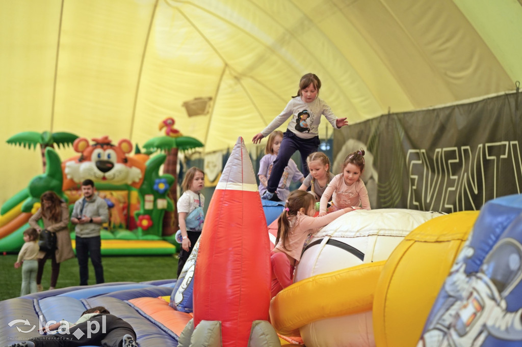 Sobota na dmuchańcach przy Hangarowej