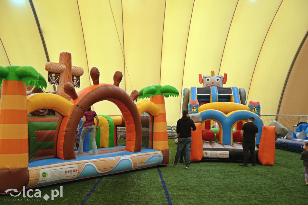 Sobota na dmuchańcach przy Hangarowej