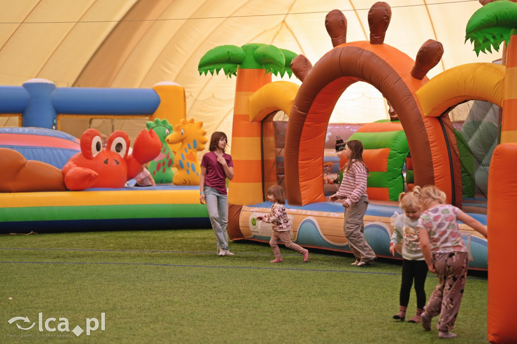 Sobota na dmuchańcach przy Hangarowej