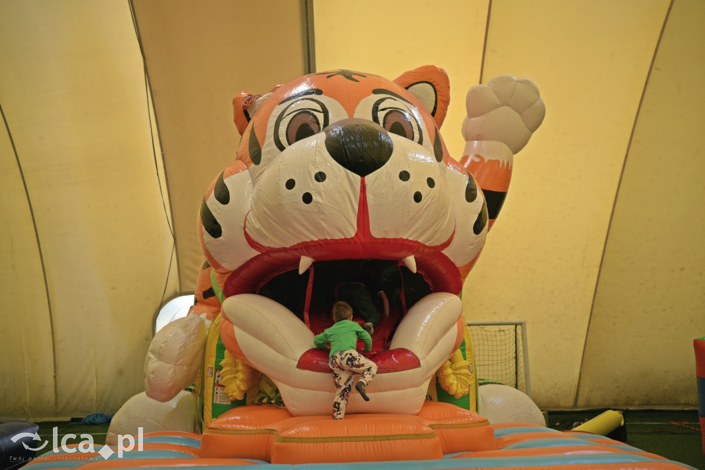 Sobota na dmuchańcach przy Hangarowej