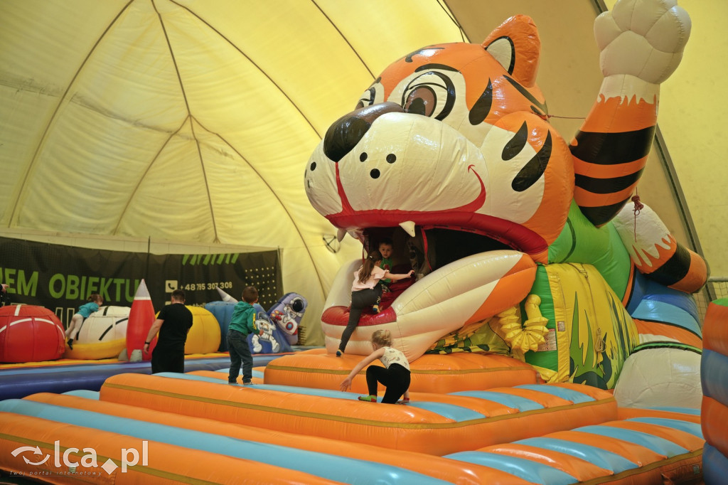 Sobota na dmuchańcach przy Hangarowej