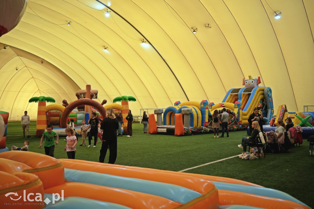 Sobota na dmuchańcach przy Hangarowej