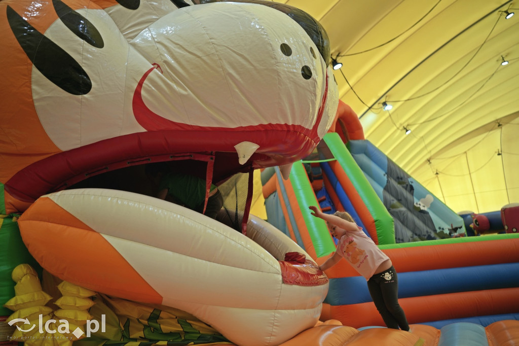 Sobota na dmuchańcach przy Hangarowej