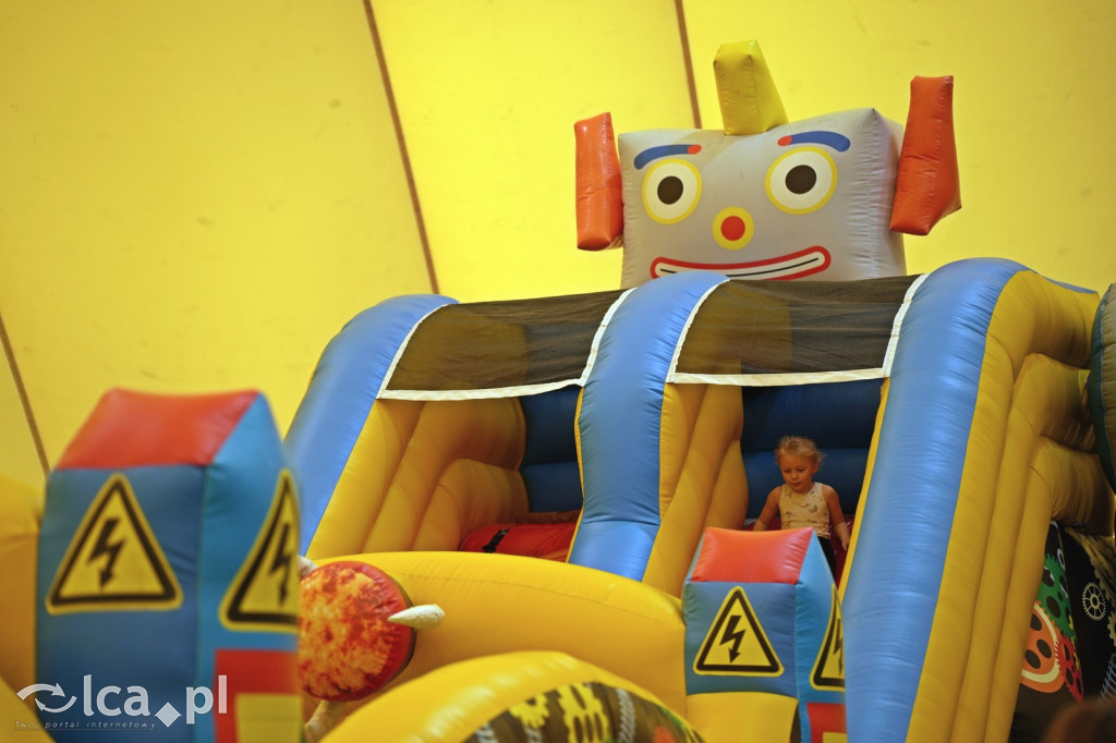 Sobota na dmuchańcach przy Hangarowej