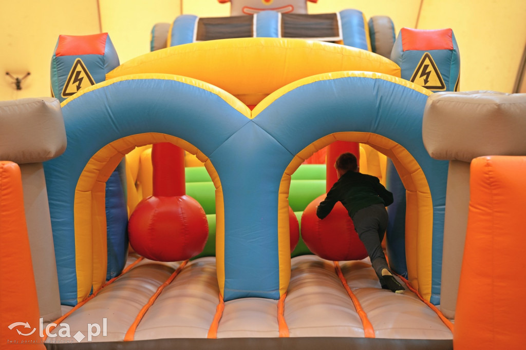 Sobota na dmuchańcach przy Hangarowej