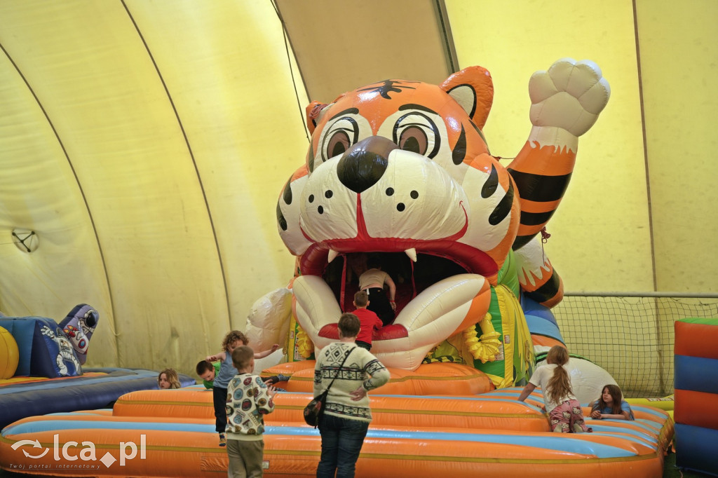 Sobota na dmuchańcach przy Hangarowej