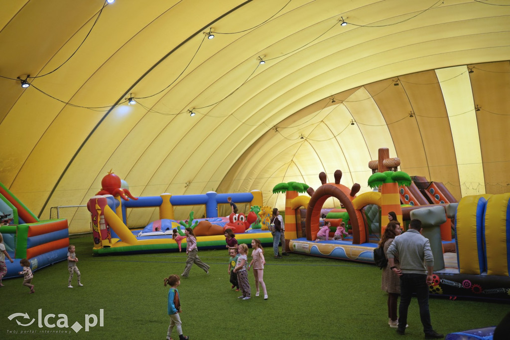 Sobota na dmuchańcach przy Hangarowej