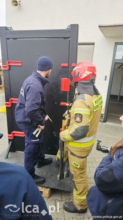 Policjanci z SPPP w Legnicy w akcji ćwiczeniowej