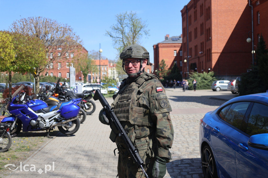 Wojsko pokazuje się z bliska w Collegium Witelona