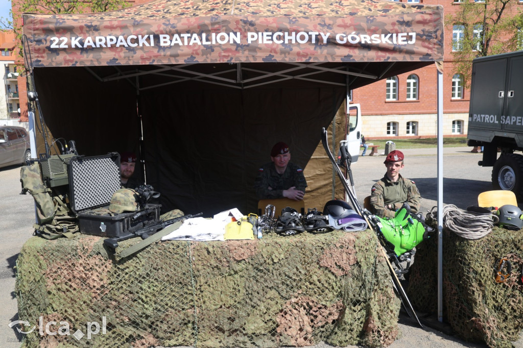 Wojsko pokazuje się z bliska w Collegium Witelona