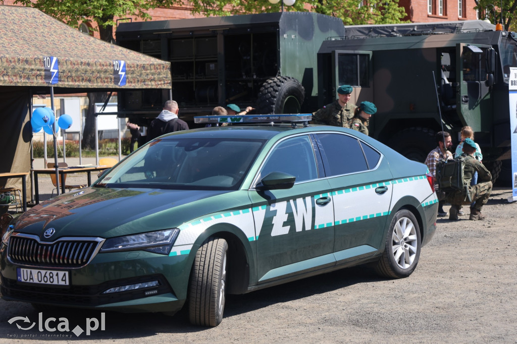 Wojsko pokazuje się z bliska w Collegium Witelona