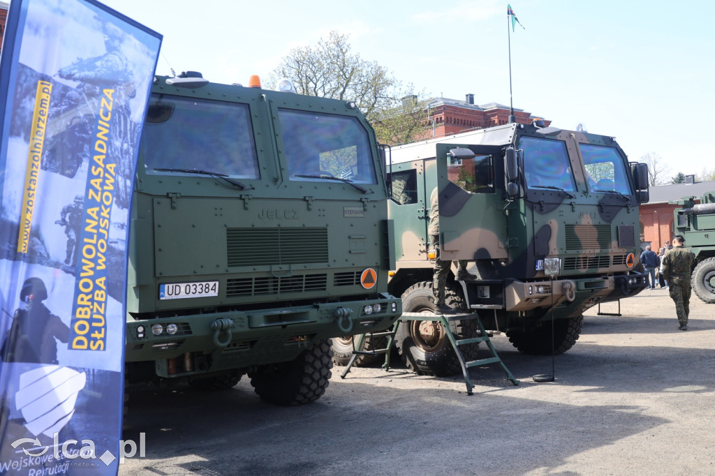 Wojsko pokazuje się z bliska w Collegium Witelona