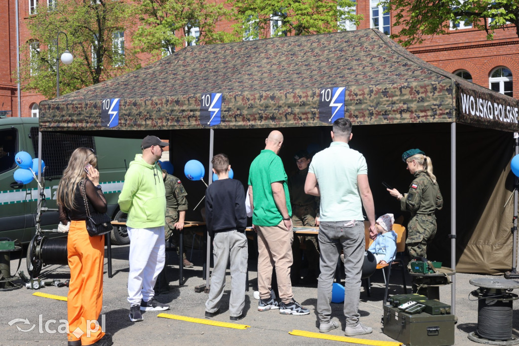 Wojsko pokazuje się z bliska w Collegium Witelona