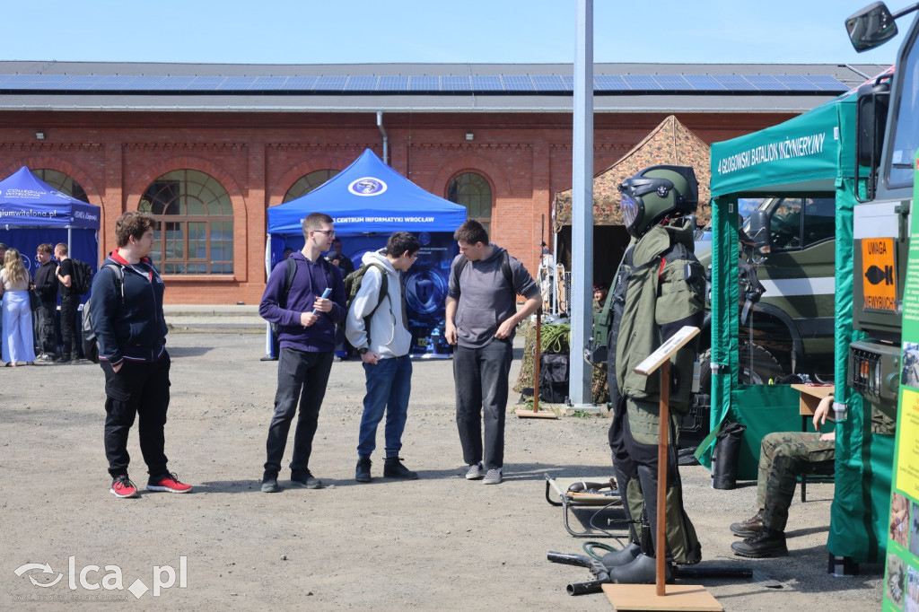 Wojsko pokazuje się z bliska w Collegium Witelona
