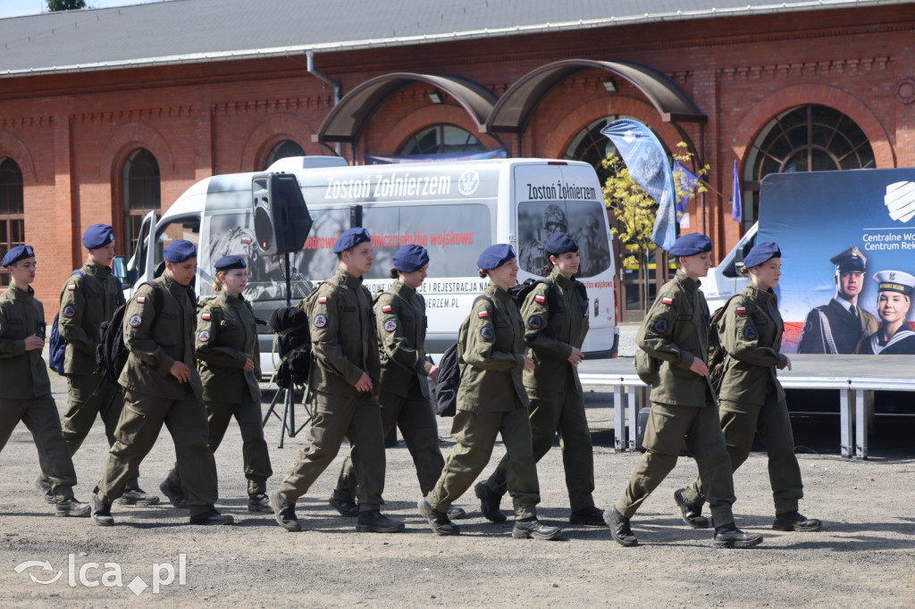 Wojsko pokazuje się z bliska w Collegium Witelona