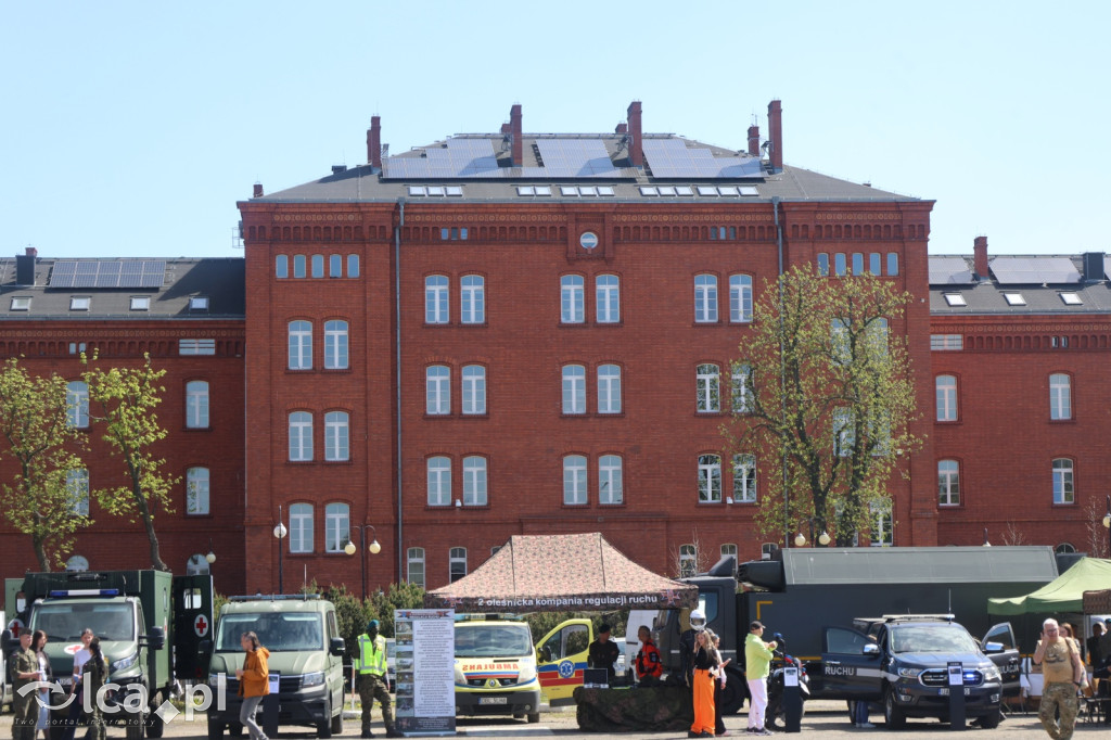 Wojsko pokazuje się z bliska w Collegium Witelona