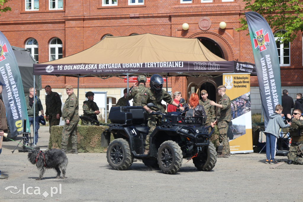 Wojsko pokazuje się z bliska w Collegium Witelona