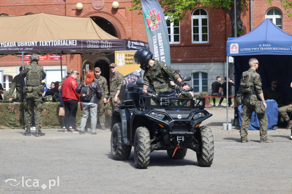 Wojsko pokazuje się z bliska w Collegium Witelona