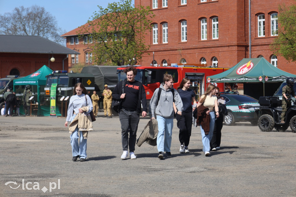 Wojsko pokazuje się z bliska w Collegium Witelona