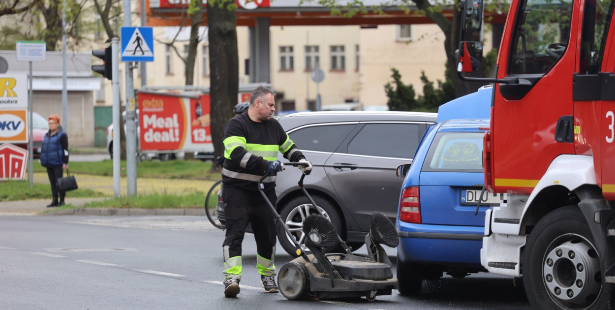 Chwila nieuwagi i zderzenie na skrzyżowaniu