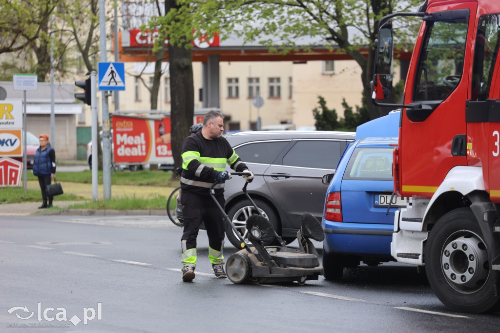 Chwila nieuwagi i zderzenie na skrzyżowaniu