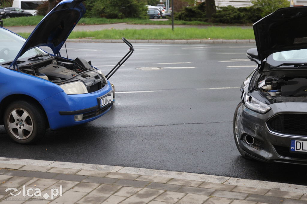 Chwila nieuwagi i zderzenie na skrzyżowaniu