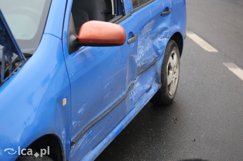 Chwila nieuwagi i zderzenie na skrzyżowaniu