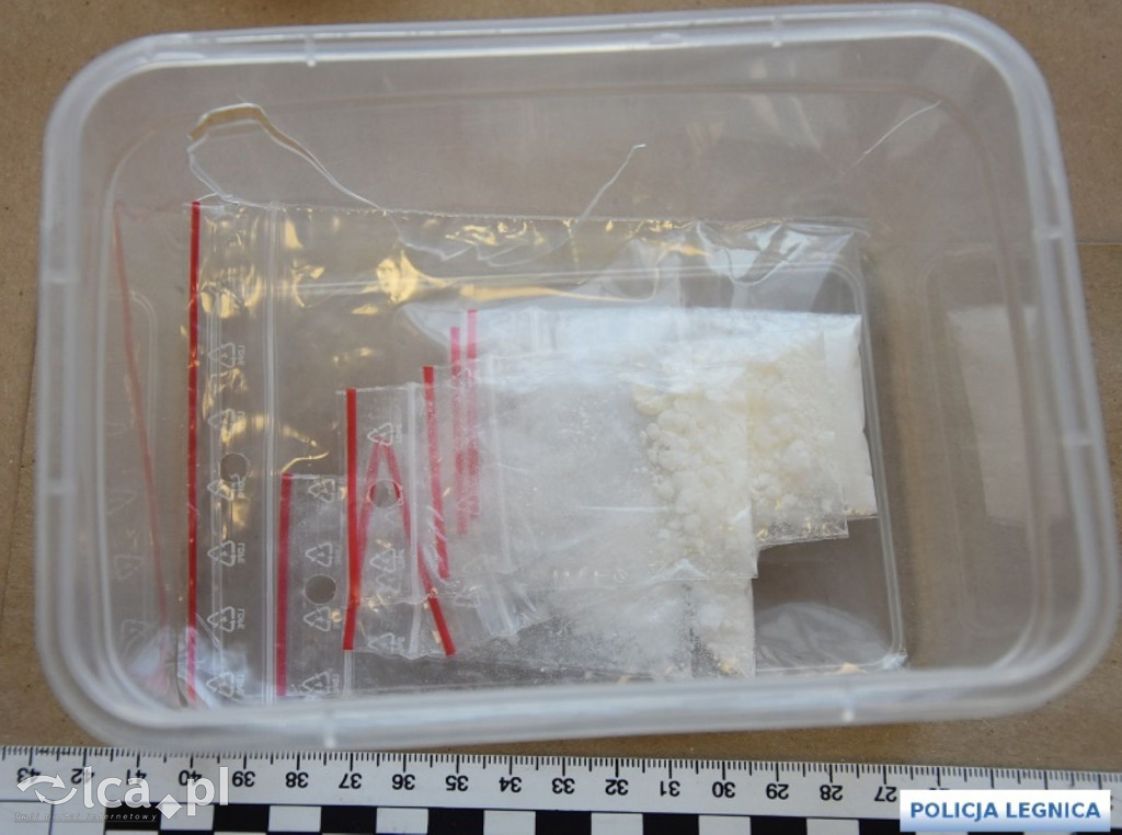 Wpadł z kilogramem narkotyków i gotówką